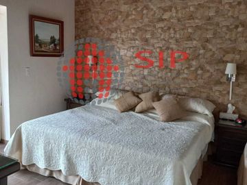 ¡HERMOSA RESIDENCIA DE LUJO DE VENTA EN EL PALOMAR!