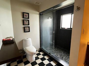 VENTA CASA CON ALBERCA MODERNA RAQUET CLUB
