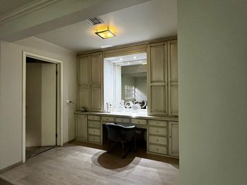 VENTA CASA CON ALBERCA MODERNA RAQUET CLUB