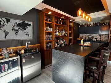 VENTA CASA CON ALBERCA MODERNA RAQUET CLUB