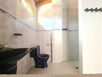 Hermosa Cara en venta, en las Colinas