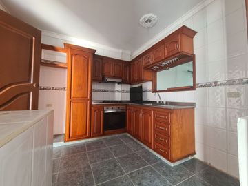 Hermosa Cara en venta, en las Colinas