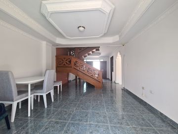 Hermosa Cara en venta, en las Colinas
