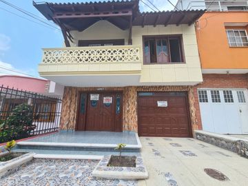Hermosa Cara en venta, en las Colinas