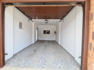 Hermosa Cara en venta, en las Colinas