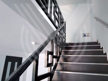 CUARTO PISO: DE ESTRENO Y LINDOS ACABADOS. SE VENDE DEPARTAMENTO EN LOS OLIVOS CON TERRAZA