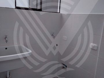 CUARTO PISO: DE ESTRENO Y LINDOS ACABADOS. SE VENDE DEPARTAMENTO EN LOS OLIVOS CON TERRAZA