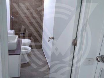CUARTO PISO: DE ESTRENO Y LINDOS ACABADOS. SE VENDE DEPARTAMENTO EN LOS OLIVOS CON TERRAZA