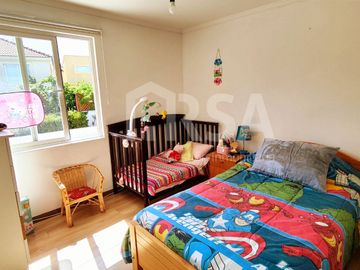 Hermosa casa con gran terreno en Altos del Parque, Peñalolén