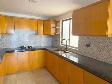 Villa en venta por estrenar en condominio privado, sector Misicata
