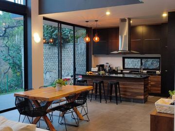 CASA EN VENTA EN LAS CAÑADAS