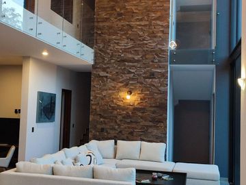 CASA EN VENTA EN LAS CAÑADAS