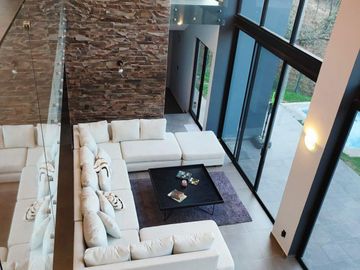 CASA EN VENTA EN LAS CAÑADAS