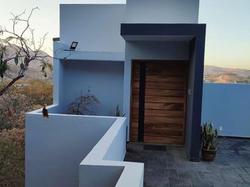 CASA EN VENTA EN LAS CAÑADAS