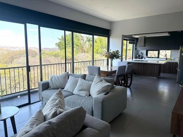 CASA EN VENTA EN LAS CAÑADAS