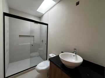 HERMOSA CASA NUEVA ESTILO MINIMALISTA EN VENTA