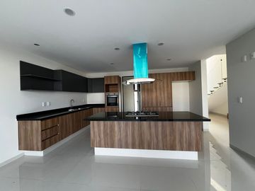 HERMOSA CASA NUEVA ESTILO MINIMALISTA EN VENTA