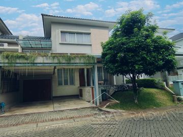 Rumah Minimalis Modern 2 Lantai Siap Huni di Kebayoran Garden
