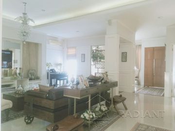 Rumah Minimalis Modern 2 Lantai Siap Huni di Kebayoran Garden