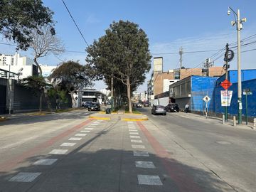 Venta de Local Comercial 175 m2 en Surquillo
