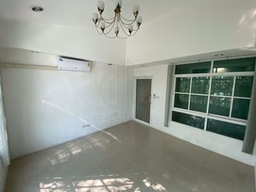 Sale or for Rent Commercial Building  Ekamai