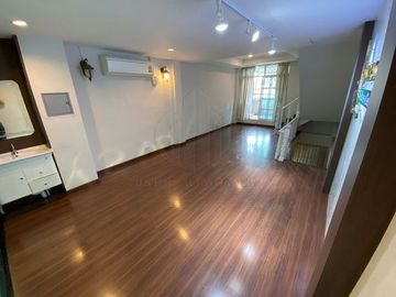 Sale or for Rent Commercial Building  Ekamai