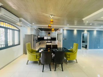 OPULENT MODERN AMERICAN HOUSE WITH EXPANSIVE LOT NEAR CLARK
