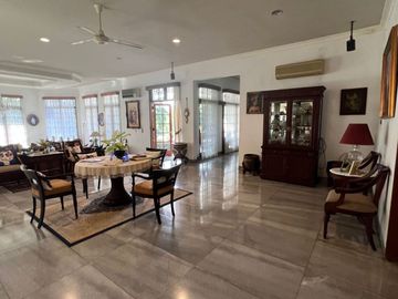 Rumah Mewah Siap Huni di Cinere, ada Kolam Renang