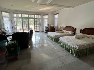 Rumah Mewah Siap Huni di Cinere, ada Kolam Renang