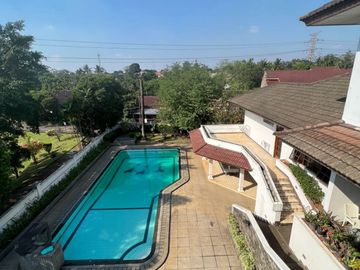 Rumah Mewah Siap Huni di Cinere, ada Kolam Renang