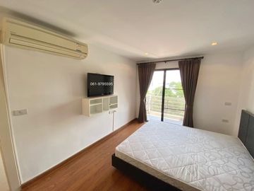 Condo for sale in Sriracha Bang Phra sea view, beautiful room, complete with electrical appliances.
