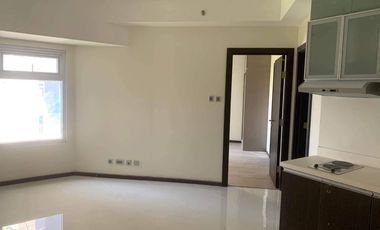 Trion Towers The Fort (RFO) - RLC Residences in Bonifacio Global City.