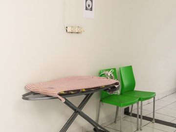 Kost Dekat BINUS Universitas Bina Nusantara, Universitas Esa Unggul