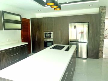 2 Storey House and Lot for sale in Filinvest 2 Batasan Hills near Commonwealth Quezon City