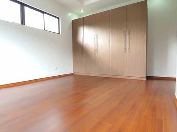2 Storey House and Lot for sale in Filinvest 2 Batasan Hills near Commonwealth Quezon City