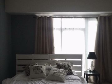 Red Oak Two Serendra STUDIO for rent in Taguig Metro Manila