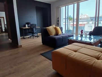 Moderno Departamento de Finos Acabados