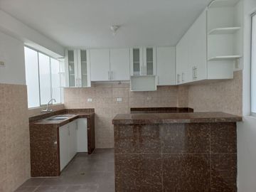 DEPARTAMENTO EN VENTA 3 DORM.  URB. SANTA ROSA SURCO