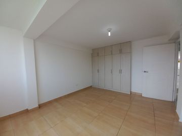 DEPARTAMENTO EN VENTA 3 DORM.  URB. SANTA ROSA SURCO