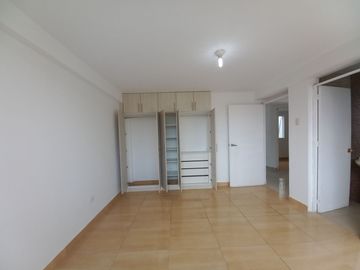 DEPARTAMENTO EN VENTA 3 DORM.  URB. SANTA ROSA SURCO