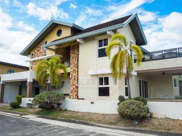 EXQUISITE HOME IN POSH COMMUNITY NEWLY RENNOVATED