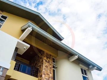 EXQUISITE HOME IN POSH COMMUNITY NEWLY RENNOVATED