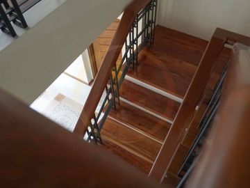 EXQUISITE HOME IN POSH COMMUNITY NEWLY RENNOVATED