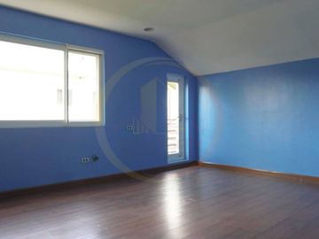 EXQUISITE HOME IN POSH COMMUNITY NEWLY RENNOVATED