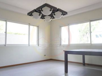 EXQUISITE HOME IN POSH COMMUNITY NEWLY RENNOVATED