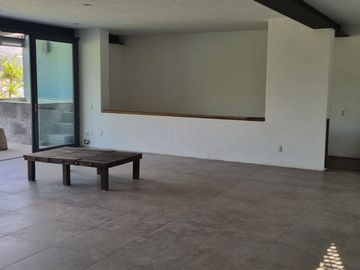 CASA EN VENTA CON MAGNIFICA UBICACIÓN.