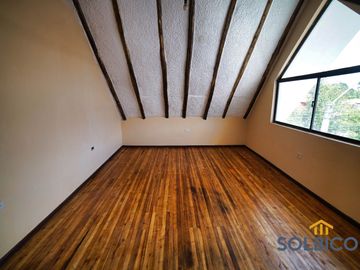 Casa de venta en Monay esquinera Cuenca