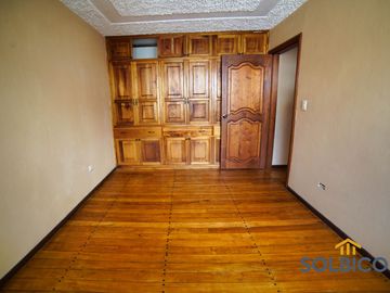 Casa de venta en Monay esquinera Cuenca