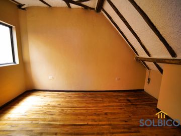 Casa de venta en Monay esquinera Cuenca