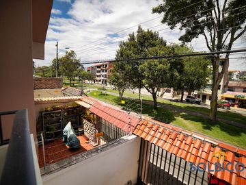 Casa de venta en Monay esquinera Cuenca